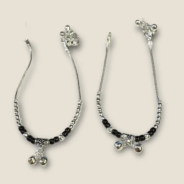 BEAUTIFUL GIRLISH SILVER BABY ANKLETS WITH UNIQUE DESIGN | SLR392