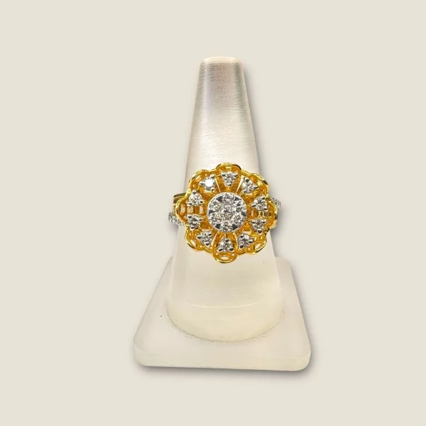 BEUTIFUL DIAMOND RING IN FLOWER DESIGN | DLR90