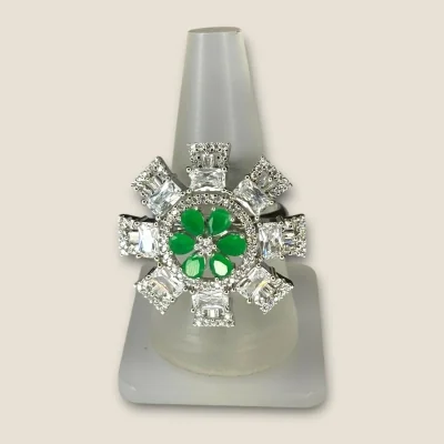 BEAUTIFUL 925 STERLING SILVER GIRLISH COKTAIL RING WITH LOVELY GREEN STONES & ZIRCONS | SLR760