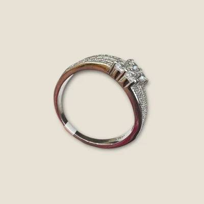 BEAUTIFULL STERLING SILVER RING WITH ZIRKONS |SLR929