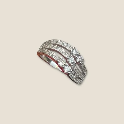 BEAUTIFULL STERLING SILVER RING WITH ZIRKONS |SLR929
