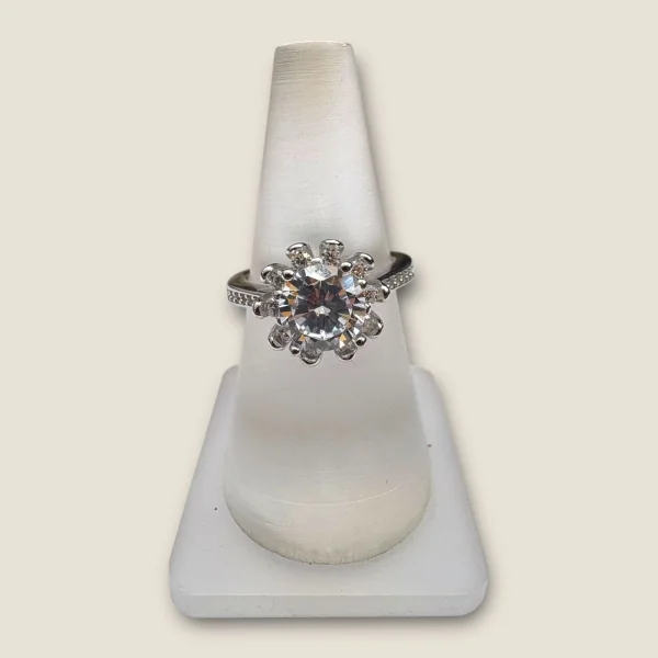 BEAUTIFUL STERLING SILVER RING WITH BEAUTIFUL WHITE STONE |SLR857