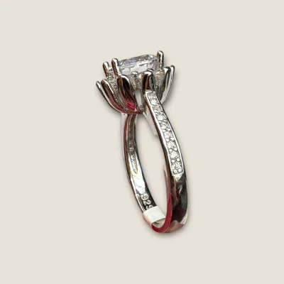 BEAUTIFUL STERLING SILVER RING WITH BEAUTIFUL WHITE STONE |SLR857