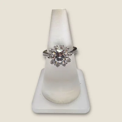 BEAUTIFUL STERLING SILVER RING WITH BEAUTIFUL WHITE STONE |SLR857