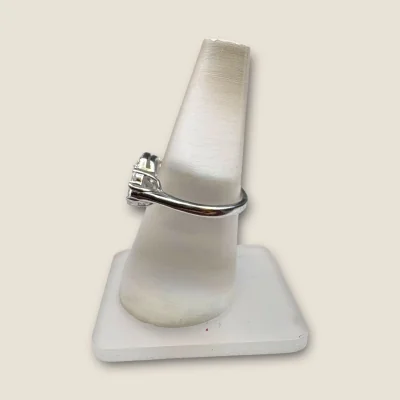 BEAUTIFUL STERLING SILVER RING WITH ZIRCONS |SLR836