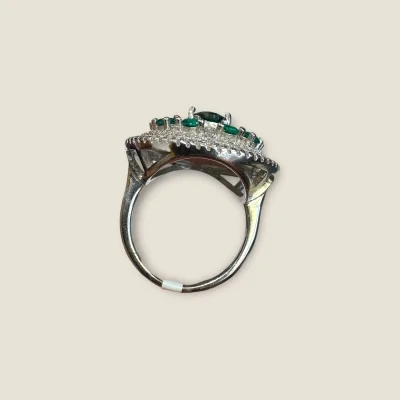 PRETTY STERLING SILVER RING WITH BEAUTIFUL GREEN STONES |SLR743