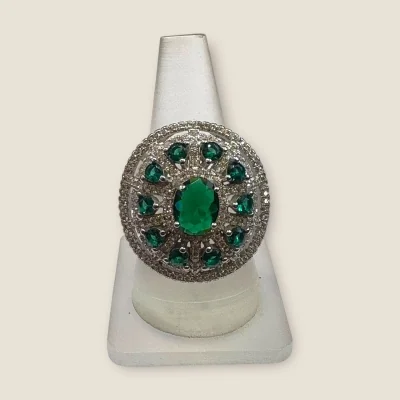 PRETTY STERLING SILVER RING WITH BEAUTIFUL GREEN STONES |SLR743