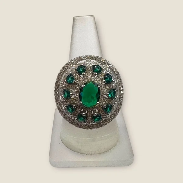 PRETTY STERLING SILVER RING WITH BEAUTIFUL GREEN STONES |SLR743