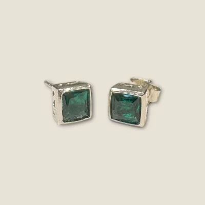 BEAUTIFUL STERLING SILVER GIRLISH TOPS WITH LOVELY GREEN STONE|STP285