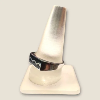 BEAUTIFUL STERLING SILVER MEN'S RING WITH BEAUTIFUL DESIGN |SGR384