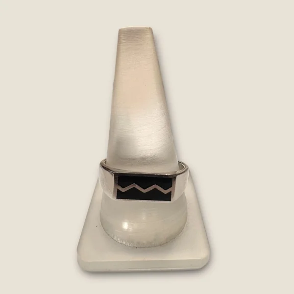 BEAUTIFUL STERLING SILVER MEN'S RING WITH BEAUTIFUL DESIGN |SGR384