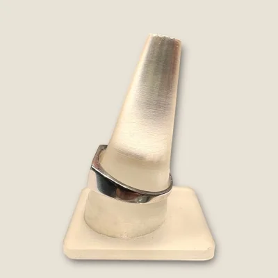 BEAUTIFUL STERLING SILVER MEN'S RING WITH BEAUTIFUL DESIGN |SGR384