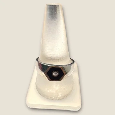 BEAUTIFUL STERLING SILVER MEN'S RING WITH BEAUTIFUL DESIGN |SGR380