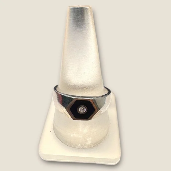 BEAUTIFUL STERLING SILVER MEN'S RING WITH BEAUTIFUL DESIGN |SGR380