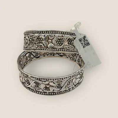 925 Sterling Silver Floral Design Broad Kara Pair | SK241 925 Sterling Silver Floral Design Broad Kara Pair | SK241