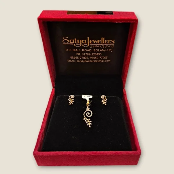 GORGEOUS GLAMOROUS DIAMOND PENDANT AND EARINGS SET | DPS22