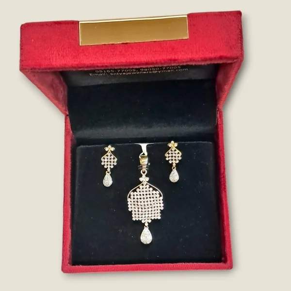 BEAUTIFUL DIAMOND PENDANT SET WITH FILIGREE DESIGN | DPS20