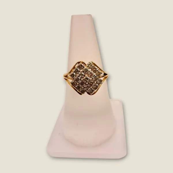 A SYMBOL OF EVERLASTING LOVE AND BRILLIANCE RARE RADIANT GIRLISH DIAMOND RING | DLR136