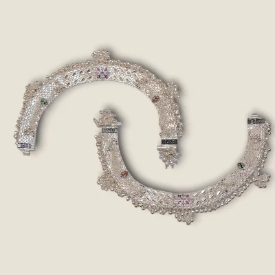 CLASSIC GRACEFUL TIMLESS MULTICOLOUR SILVER BRIDAL ANKLETS | SPY757