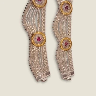 QUITELY FASHIONABLE BOLD STEP WITH BEAUTIFUL SILVER BRIDAL ANKLETS | SPY663