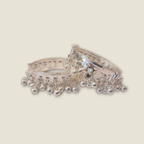 BEAUTIFUL SILVER KARA PIR ACCESSORIES FOR EVERY OCCASION | SK560