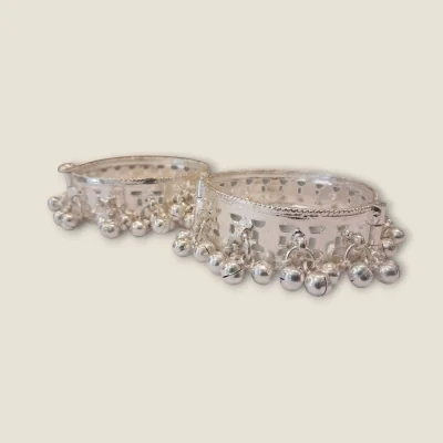 BEAUTIFUL SILVER KARA PIR ACCESSORIES FOR EVERY OCCASION | SK560