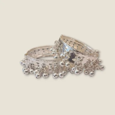 BEAUTIFUL SILVER KARA PIR ACCESSORIES FOR EVERY OCCASION | SK560