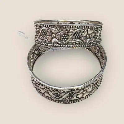 925 Sterling Silver Floral Design Broad Kara Pair | SK241 925 Sterling Silver Floral Design Broad Kara Pair | SK241
