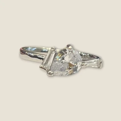 BRIGHT BOLD BEAITFUL SILVER RING WITH LOVELY DESIGN | SLR1030