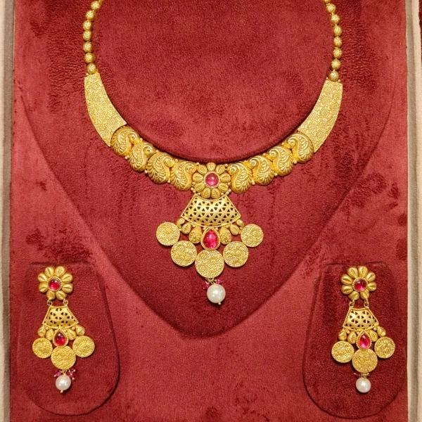 BEAUTIFUL 916 HUID HALLMARK ANTIQUE GOLD NECKLACE WITH EARINGS & LOVELY STONES | ST564