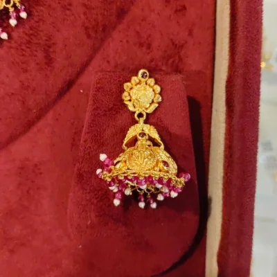 BEAUTIFUL 22CT 916 HUID HALLMARK GOLD NECKLACE WITH EARINGS WITH LOVEY STONES | ST925