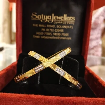 BEAUTIFUL 22CT 916 HUID HALLMARK GOLD BANGLES WITH LOVEY DESIGNS | BNG18 BEAUTIFUL 22CT 916 HUID HALLMARK GOLD BANGLES WITH LOVEY DESIGNS | BNG18