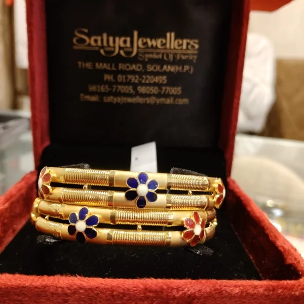 BEAUTIFUL 22CT 916 HUID HALLMARK GOLD WITH LOVELY BLUE & PINK FLOWER DESIGNS | KA498