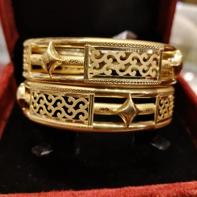 BEAUTIFUL 22CT 916 HUID HALLLMARK GOLD BANGLES WITH LOVELY DESIGN | KA459