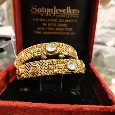 BEAUTIFUL 22CT 916 HUID HALLMARK GOLD BANGLES WITH LOVELY STONES, KUNDAN OR DESIGNS | ZKA19 BEAUTIFUL 22CT 916 HUID HALLMARK GOLD BANGLES WITH LOVELY STONES, KUNDAN OR DESIGNS | ZKA19