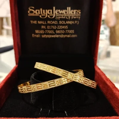 BEAUTIFUL 22CT 916 HUID HALLMARK GOLD BANGLES WITH LOVELY DESIGN | BNG43
