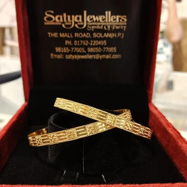 BEAUTIFUL 22CT 916 HUID HALLMARK GOLD BANGLES WITH LOVELY DESIGN | BNG43