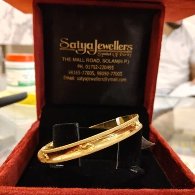 BEAUTIFUL 22CT 916 HUID HALLMARK GOLD BANGLE WITH LOVELY DESUGN | KA303/2 BEAUTIFUL 22CT 916 HUID HALLMARK GOLD BANGLE WITH LOVELY DESUGN | KA303/2