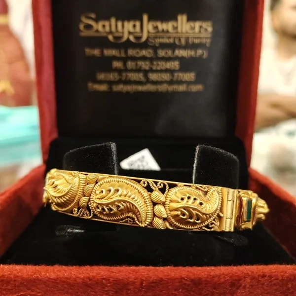 BEAUTIFUL22CTG 916 HUID HALLMARK GOLD BANGLE WITH LOVELY GREEN STONES & DESIGN | KA513
