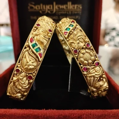 BEAUTIFUL 22CT 916HUID HALLMARK GOLD BANGLES WITH UNIQUE DESIGN | KA333