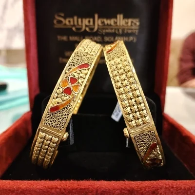 BEAUTIFUL 22CT 916 HUID HALLMARK GOLD BANGLES WITH UNIQUE DESIGN | KA414