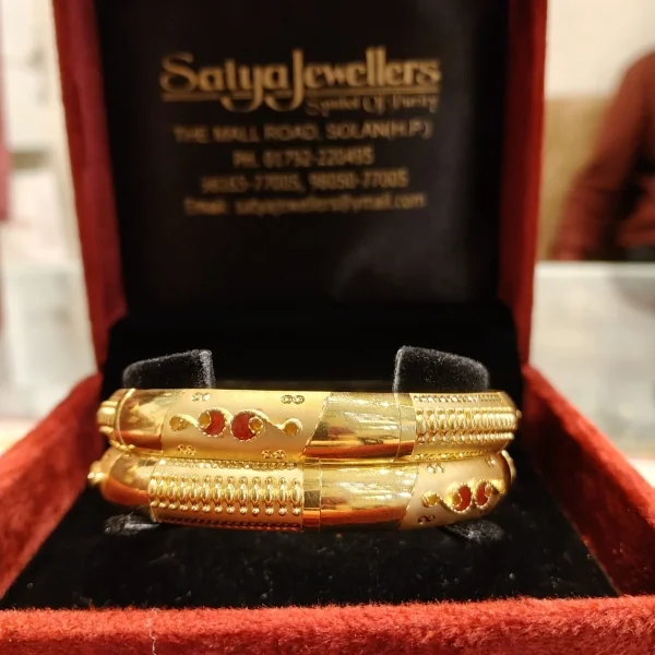 BEAUFITUL 222CT 916HUID HALLMARK GOLD BNGLES WITH LOVELY DESIGN | ZKA34
