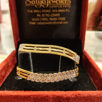 BEAUTIFUL 22CT 916 HUD HALLMARK GOLD BANGLES WITH LOVELY DESIGN | BNG70