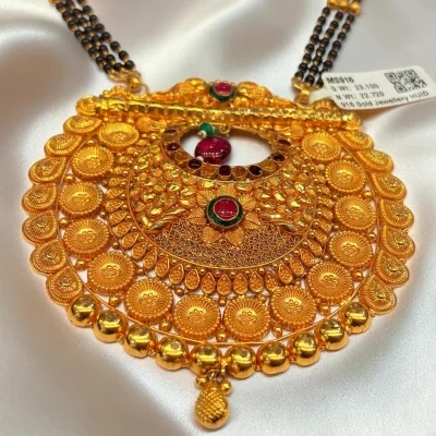 THE CLASSIC THREAD OF BLACK BEADS REDEFINED FOR THE MODERN BRIDE 22CT 916 HUID HALLMARK GOLD MANGALSUTRA PENDANT | MS916