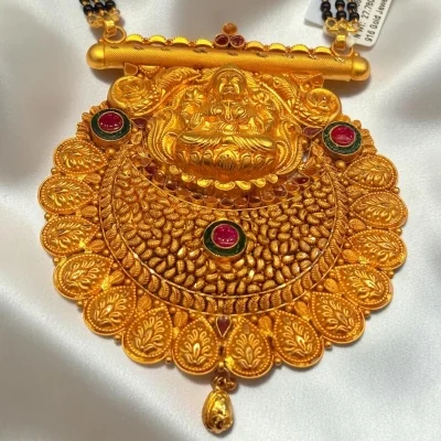 THE DIVINE RADIANCE OF GODDESS LAXMI CAPTURED IN PURE GOLD TEMPLE ARTMANGALSUTRA PENDANT | ZMS51