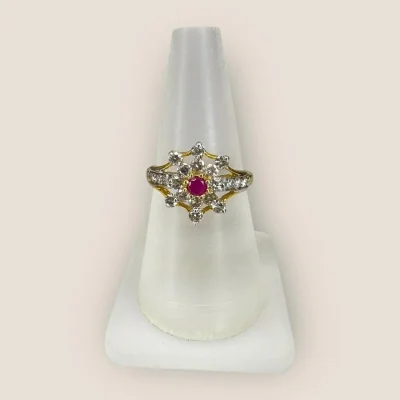 DIAMONDS THAT SPEAK LOUDER THAN WORDS, BEAUTIFUL LADIES DIAMOND RING WITH PINK STONE IN FLOWER DESIGN | DLR23