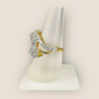 WHERE TRUE LOVE MEETS TIMELESS CRAFTSMANSHIP BEAUTIFUL LADIES DIAMOND RING IN FLOWER DESIGN | DLR10