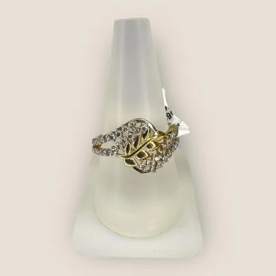 A TOUCH OF LIGHT FOR EVERY DAY BEAUTIFUL LADIES DIAMOND RING IN LEAF DESIGN| DLR78