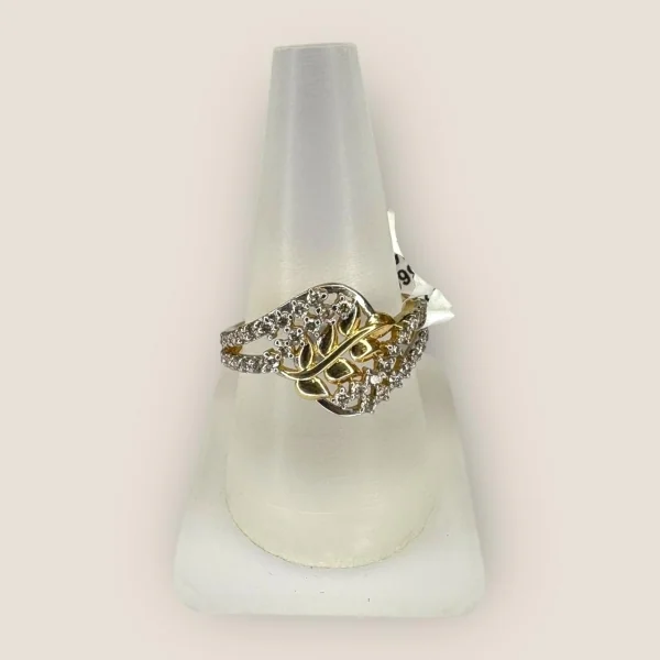 A TOUCH OF LIGHT FOR EVERY DAY BEAUTIFUL LADIES DIAMOND RING IN LEAF DESIGN| DLR78