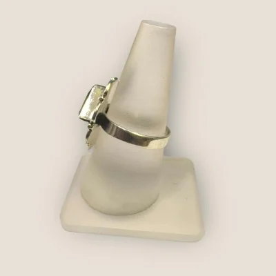 BEAUTIFUL STERLING SILVER LADIES RING WITH BLACK STONE | SLR593 BEAUTIFUL STERLING SILVER LADIES RING WITH BLACK STONE | SLR593